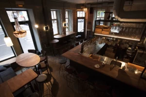 Bar 76